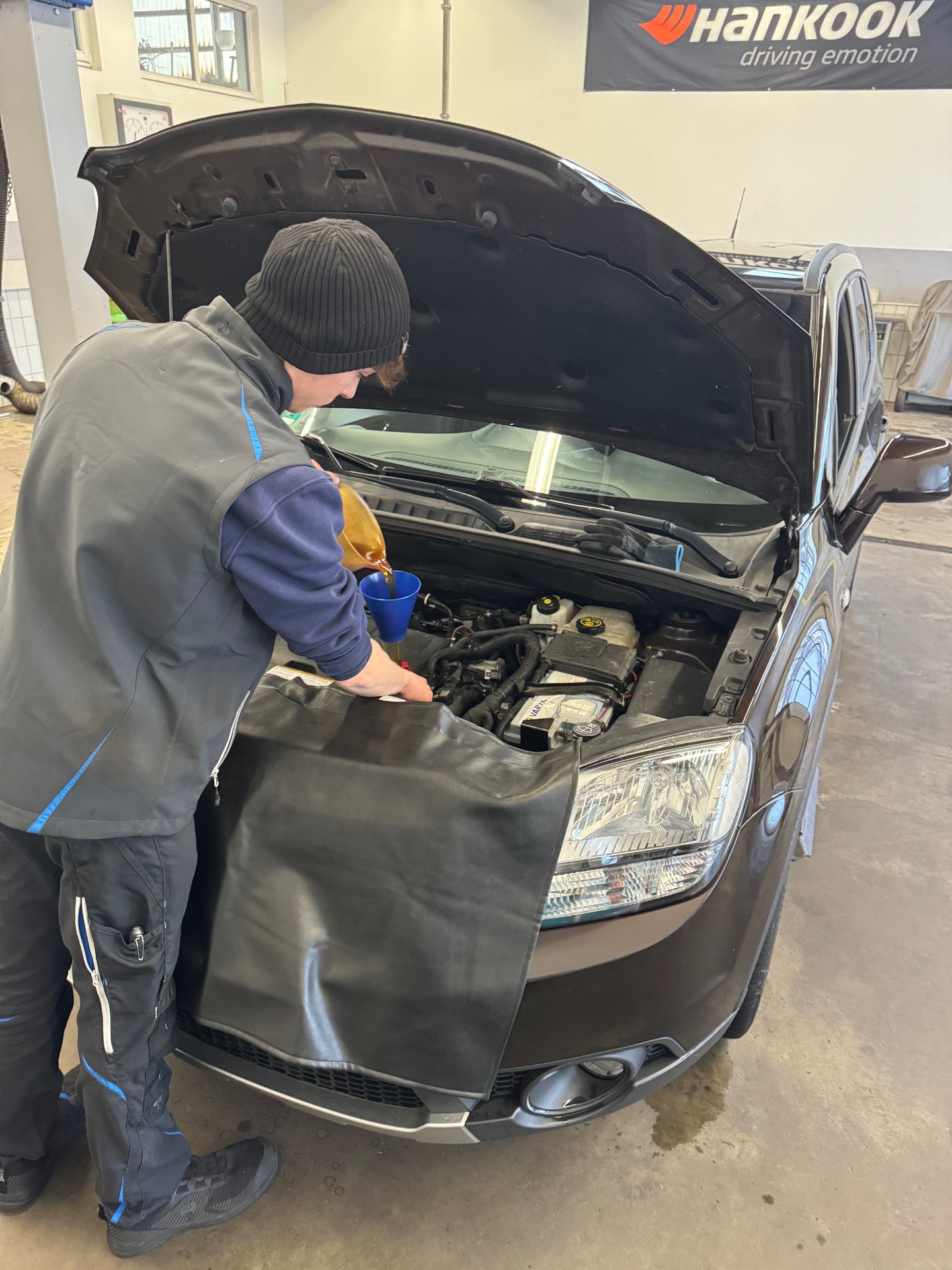 Einblick in die KFZ-Werkstatt Attila Nagy Rommelsried