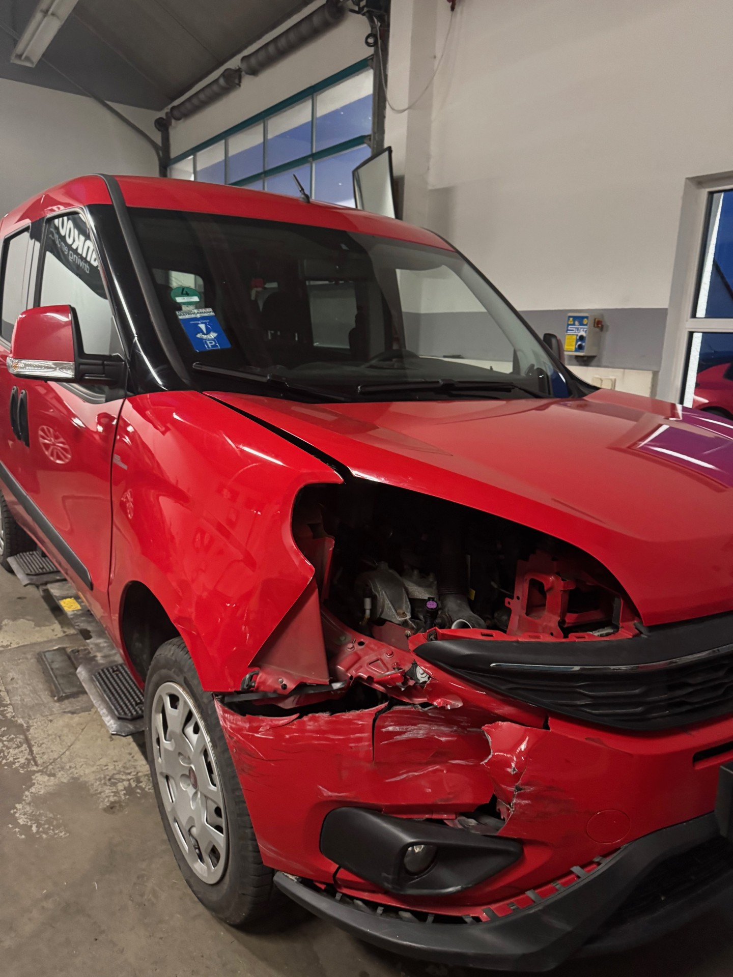 Einblick in die KFZ-Werkstatt Attila Nagy Rommelsried