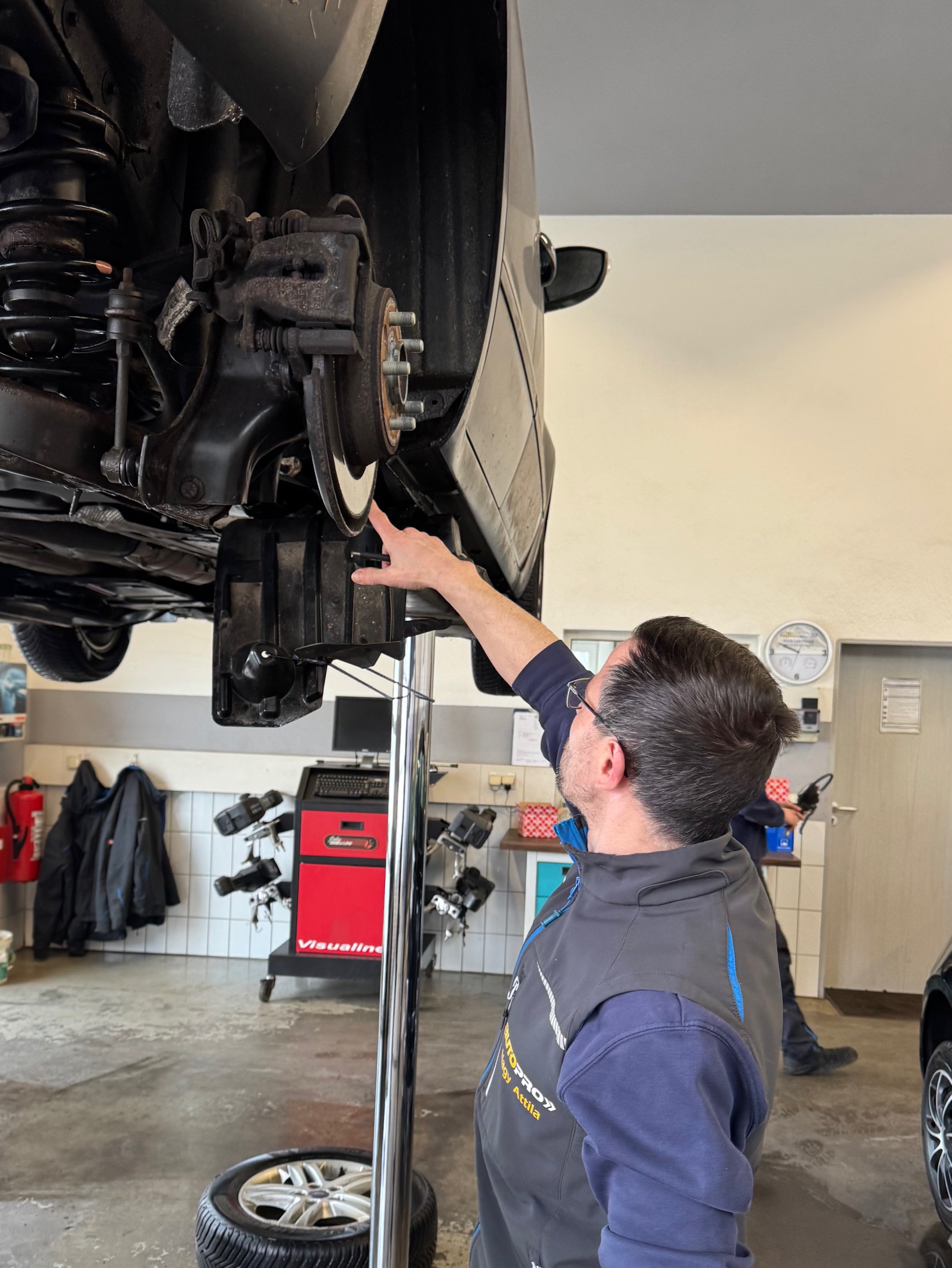 Einblick in die KFZ-Werkstatt Attila Nagy Rommelsried
