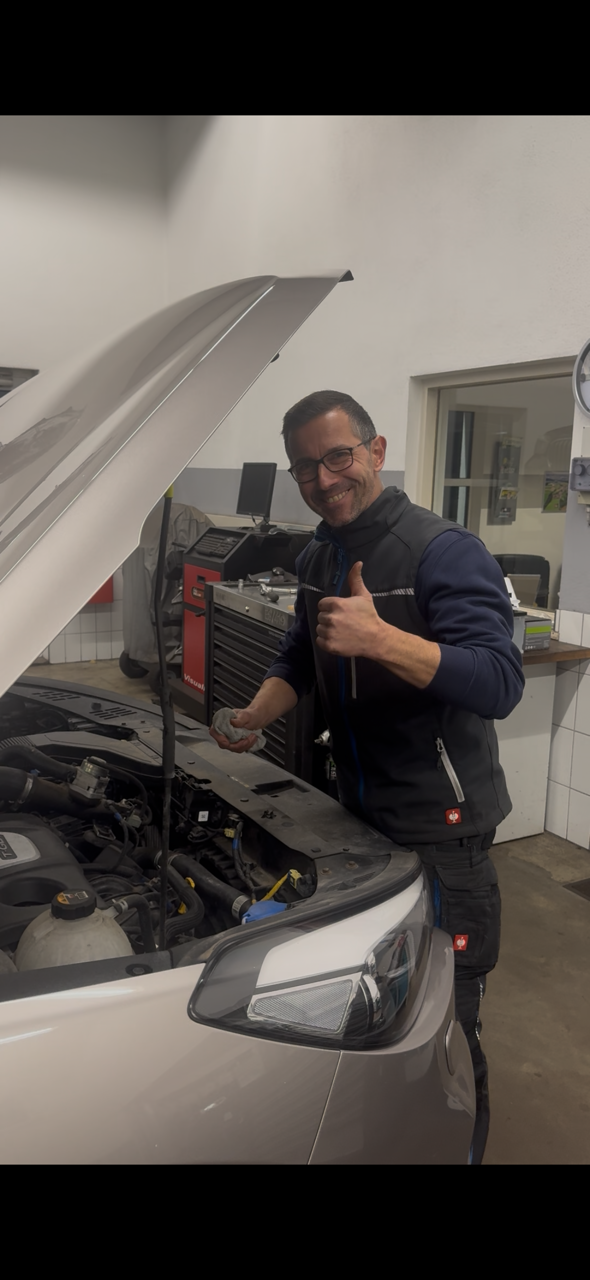 Einblick in die KFZ-Werkstatt Attila Nagy Rommelsried