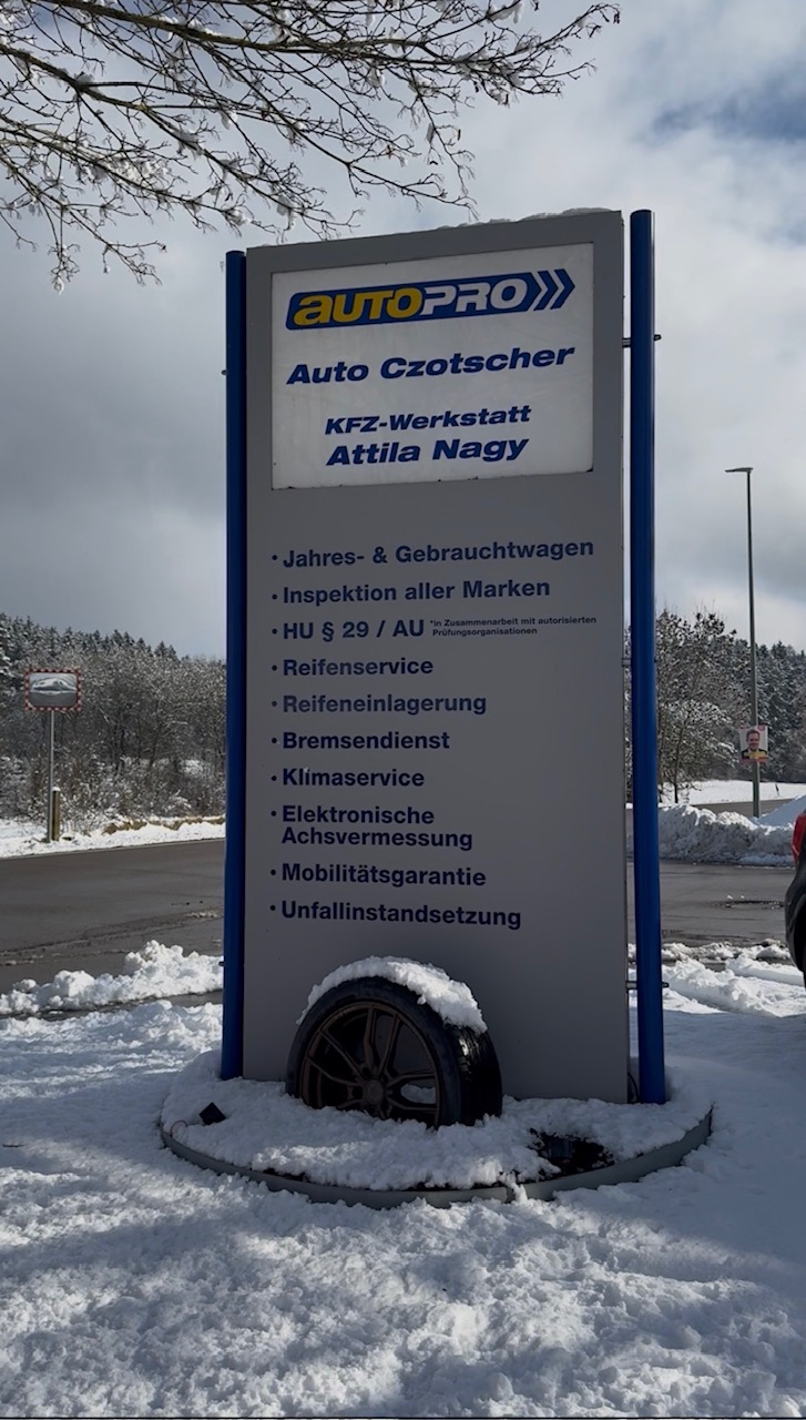 Einblick in die KFZ-Werkstatt Attila Nagy Rommelsried