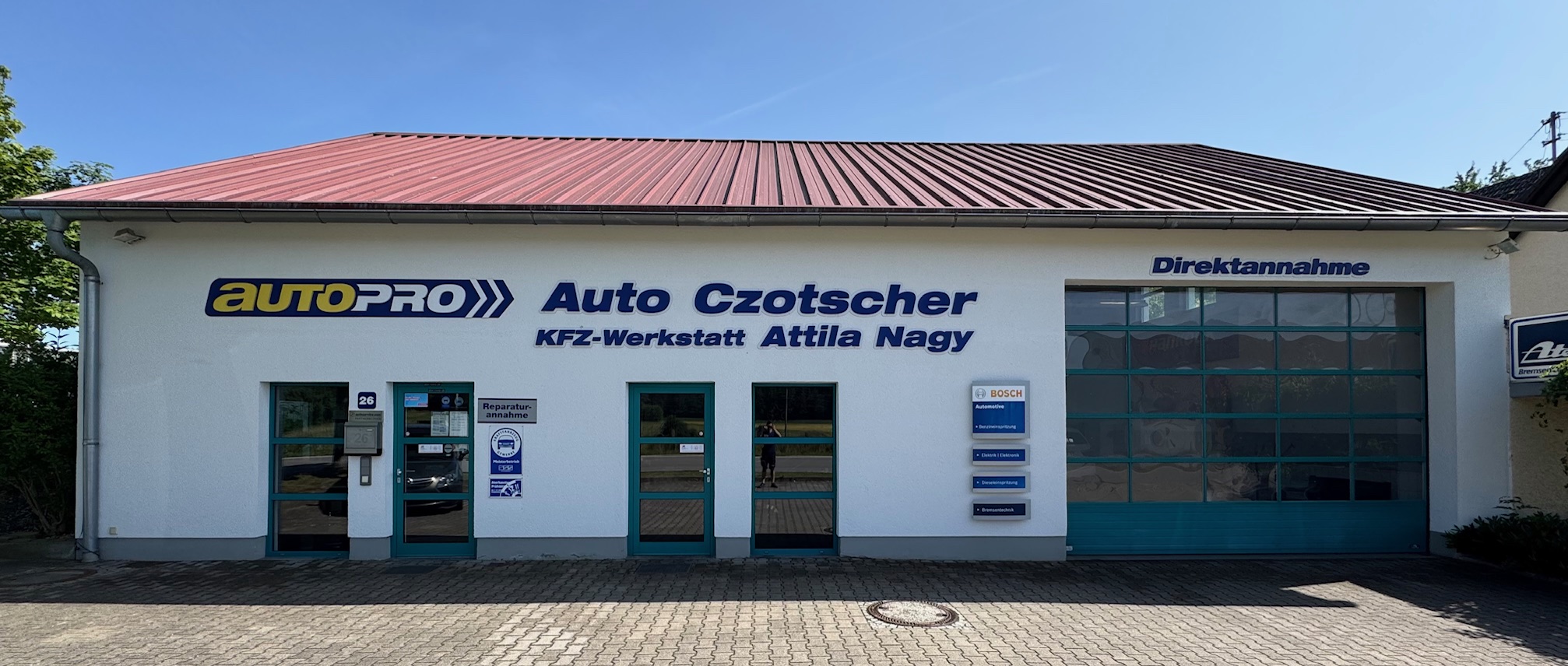 Einblick in die KFZ-Werkstatt Attila Nagy Rommelsried